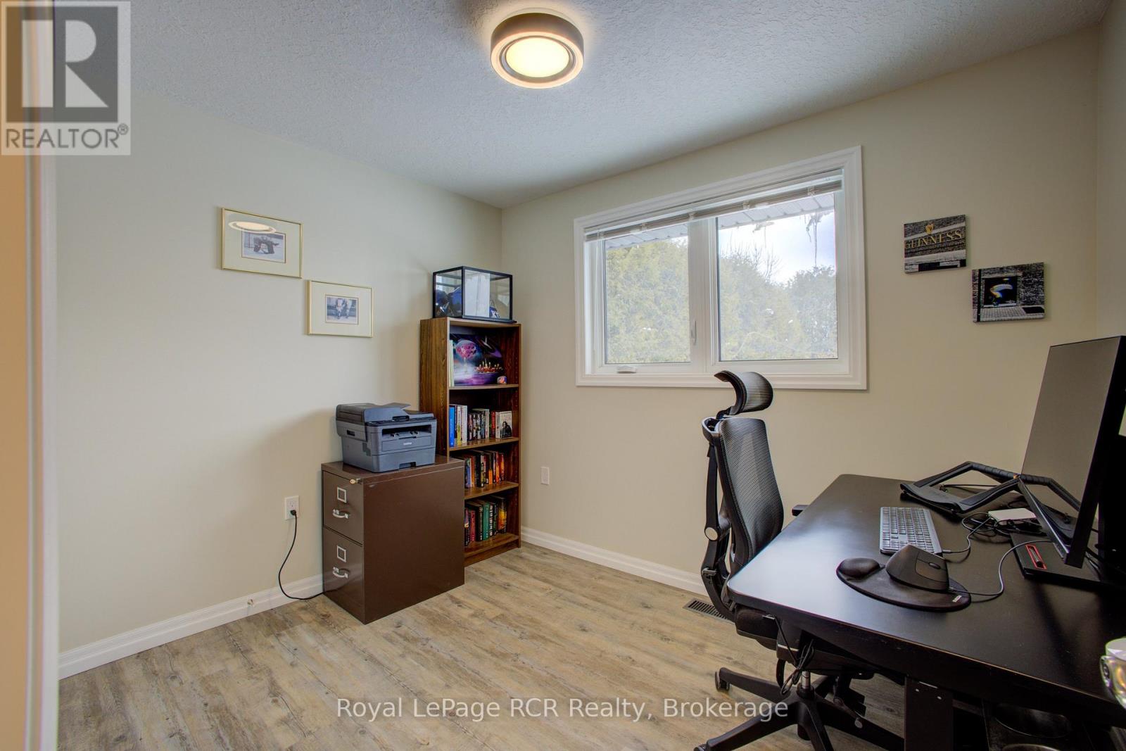 620 Elm Avenue N, North Perth, Ontario  N4W 3G2 - Photo 22 - X12474894