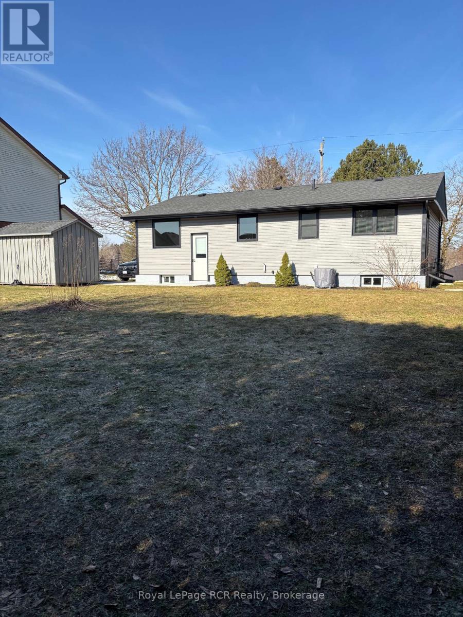 620 Elm Avenue N, North Perth, Ontario  N4W 3G2 - Photo 4 - X12474894