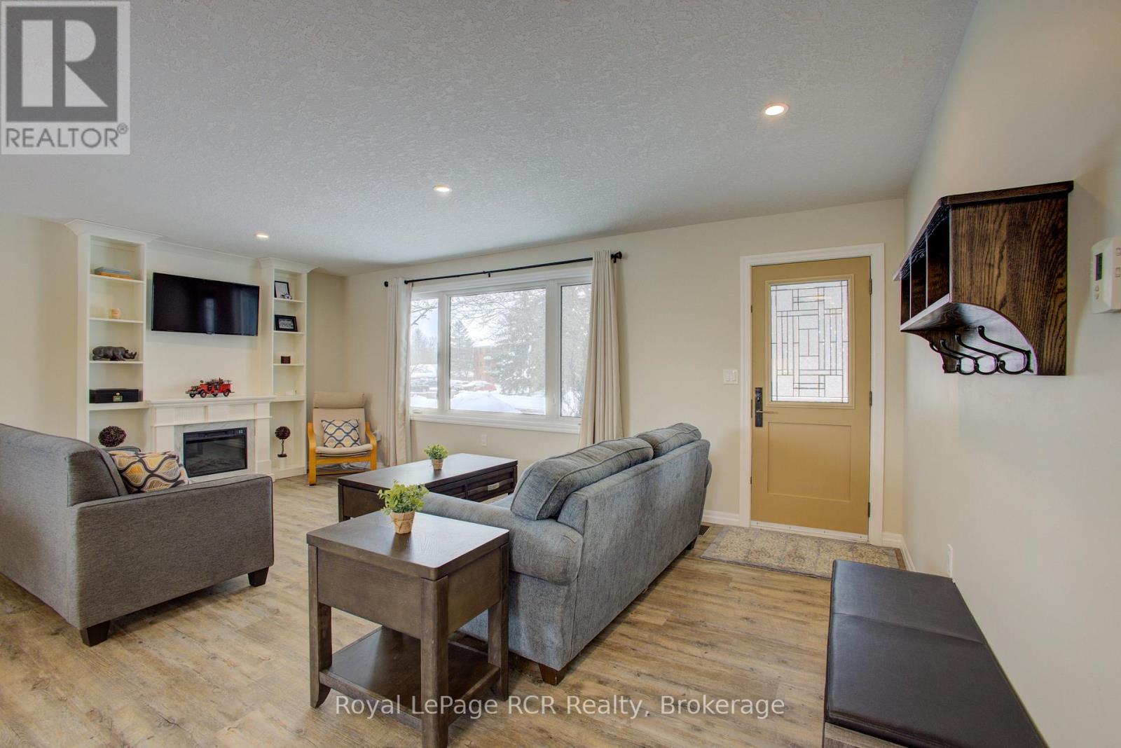 620 Elm Avenue N, North Perth, Ontario  N4W 3G2 - Photo 8 - X12474894