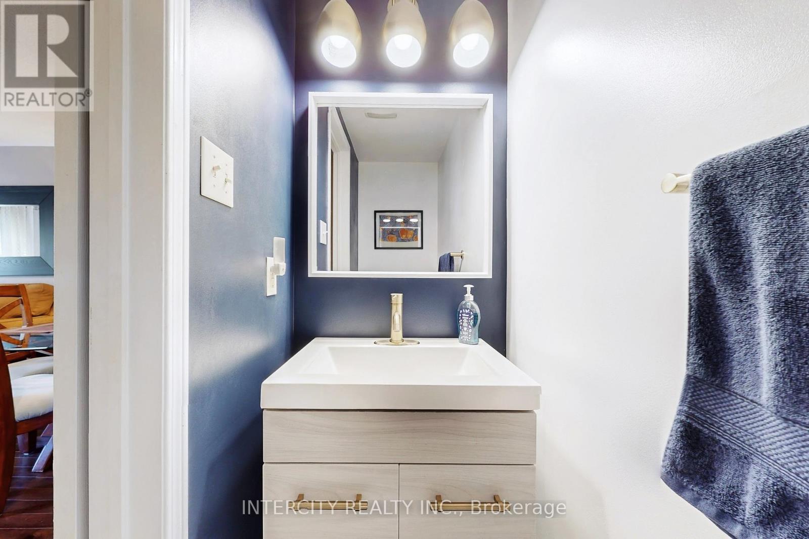 29 Birdstone Crescent, Toronto, Ontario  M6N 5H6 - Photo 22 - W12474778