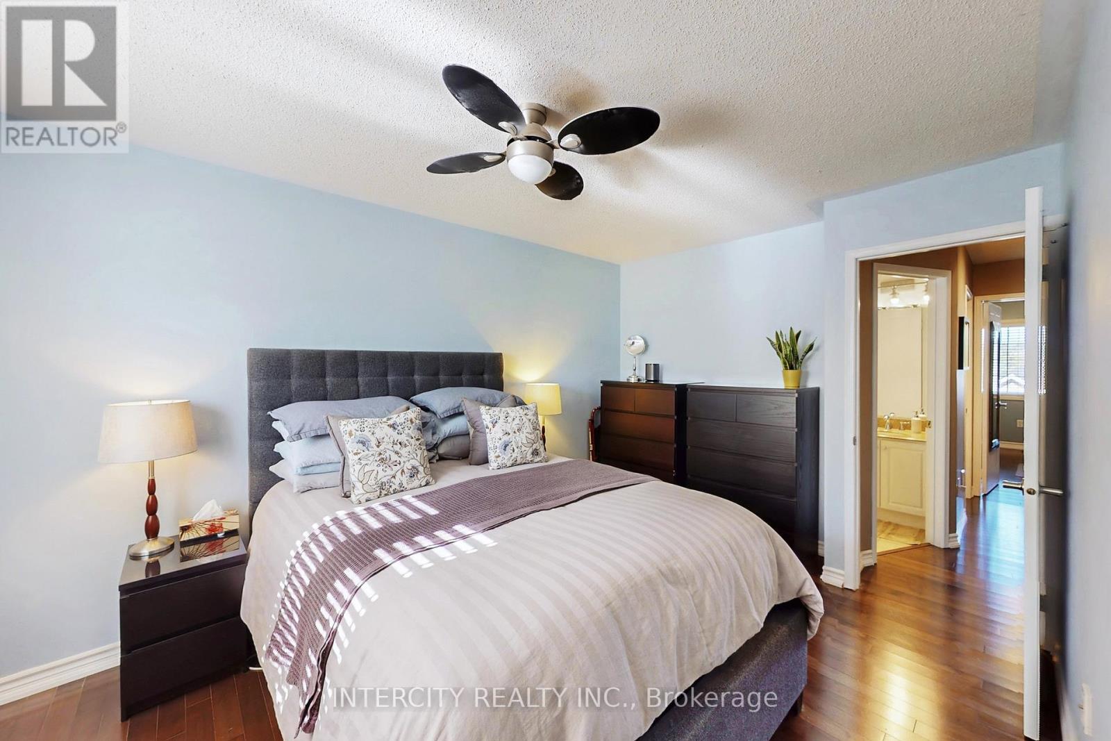 29 Birdstone Crescent, Toronto, Ontario  M6N 5H6 - Photo 26 - W12474778
