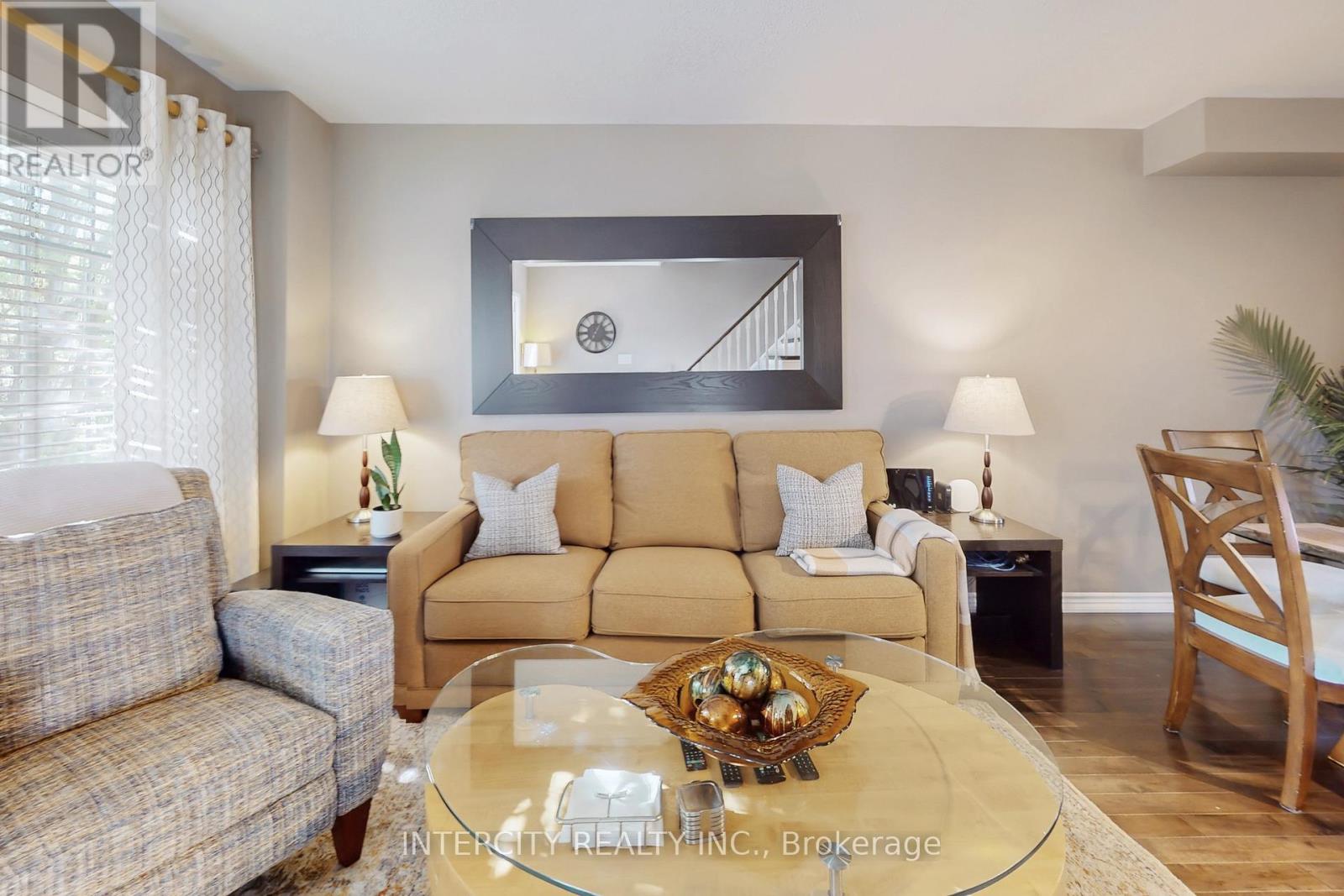 29 Birdstone Crescent, Toronto, Ontario  M6N 5H6 - Photo 9 - W12474778