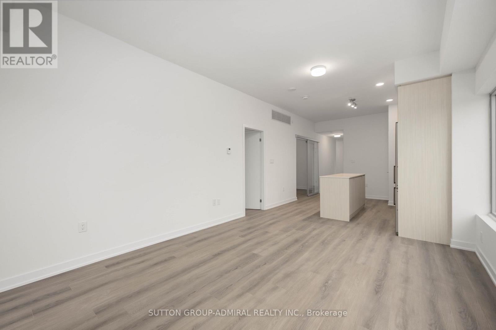 201 - 2433 Dufferin Street, Toronto, Ontario  M6E 3T3 - Photo 12 - W12474802