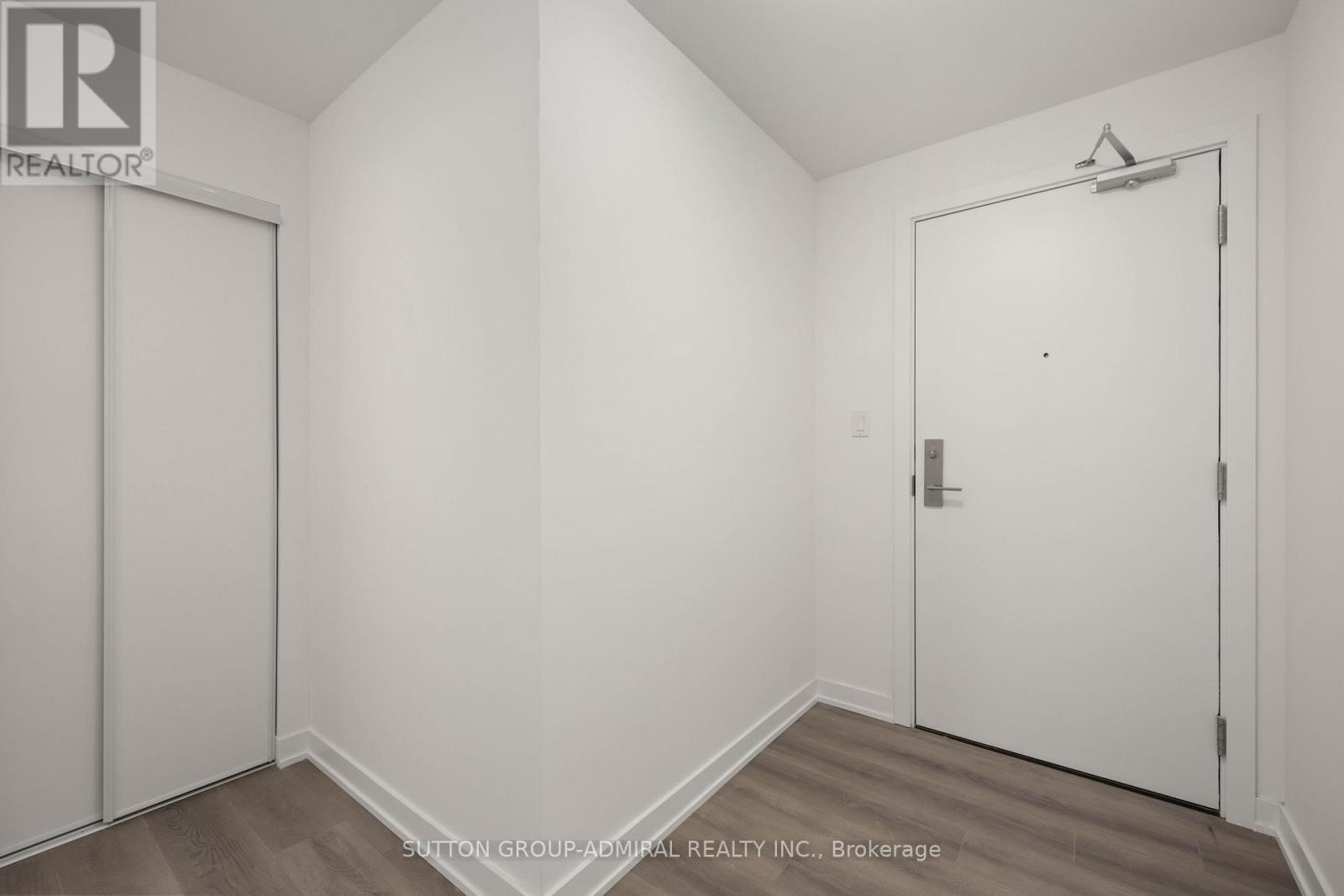 201 - 2433 Dufferin Street, Toronto, Ontario  M6E 3T3 - Photo 28 - W12474802