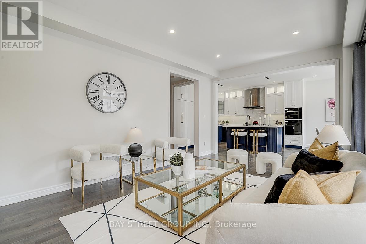 146 Petgor Path, Oakville, Ontario  L6H 0Y6 - Photo 8 - W12474813