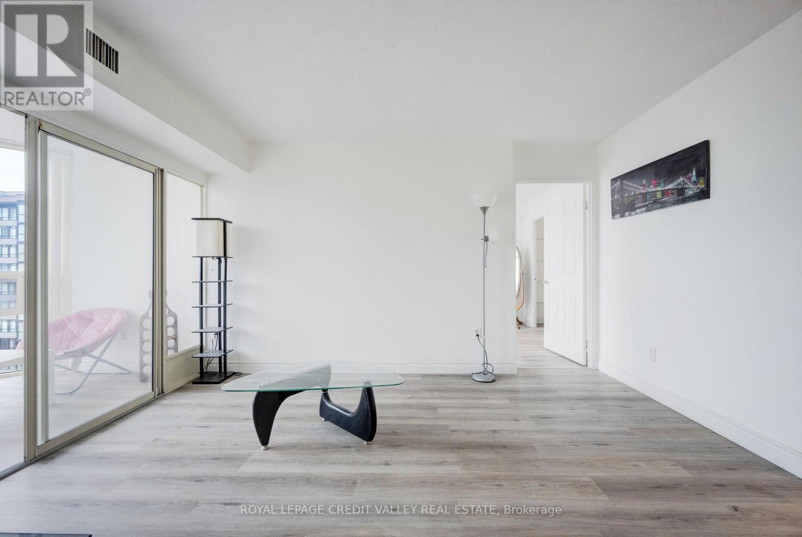 2002 - 265 Enfield Place, Mississauga, Ontario  L5B 3Y7 - Photo 14 - W12474814