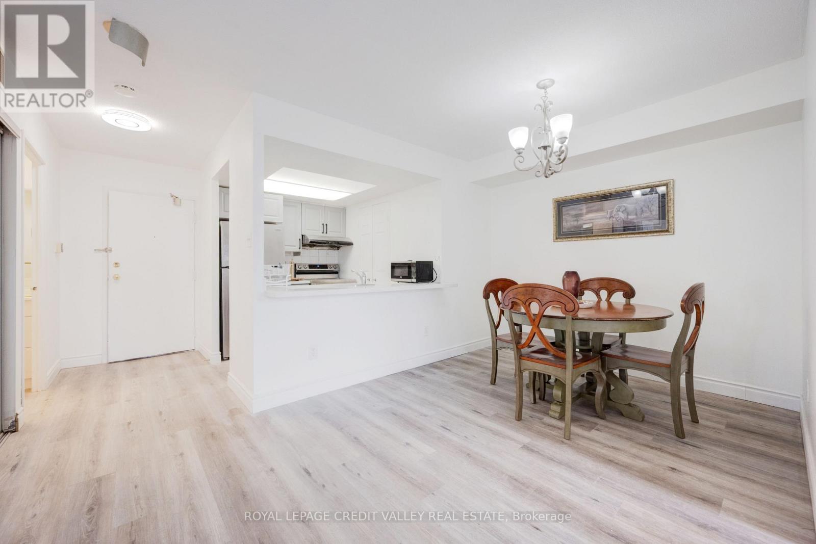 2002 - 265 Enfield Place, Mississauga, Ontario  L5B 3Y7 - Photo 16 - W12474814
