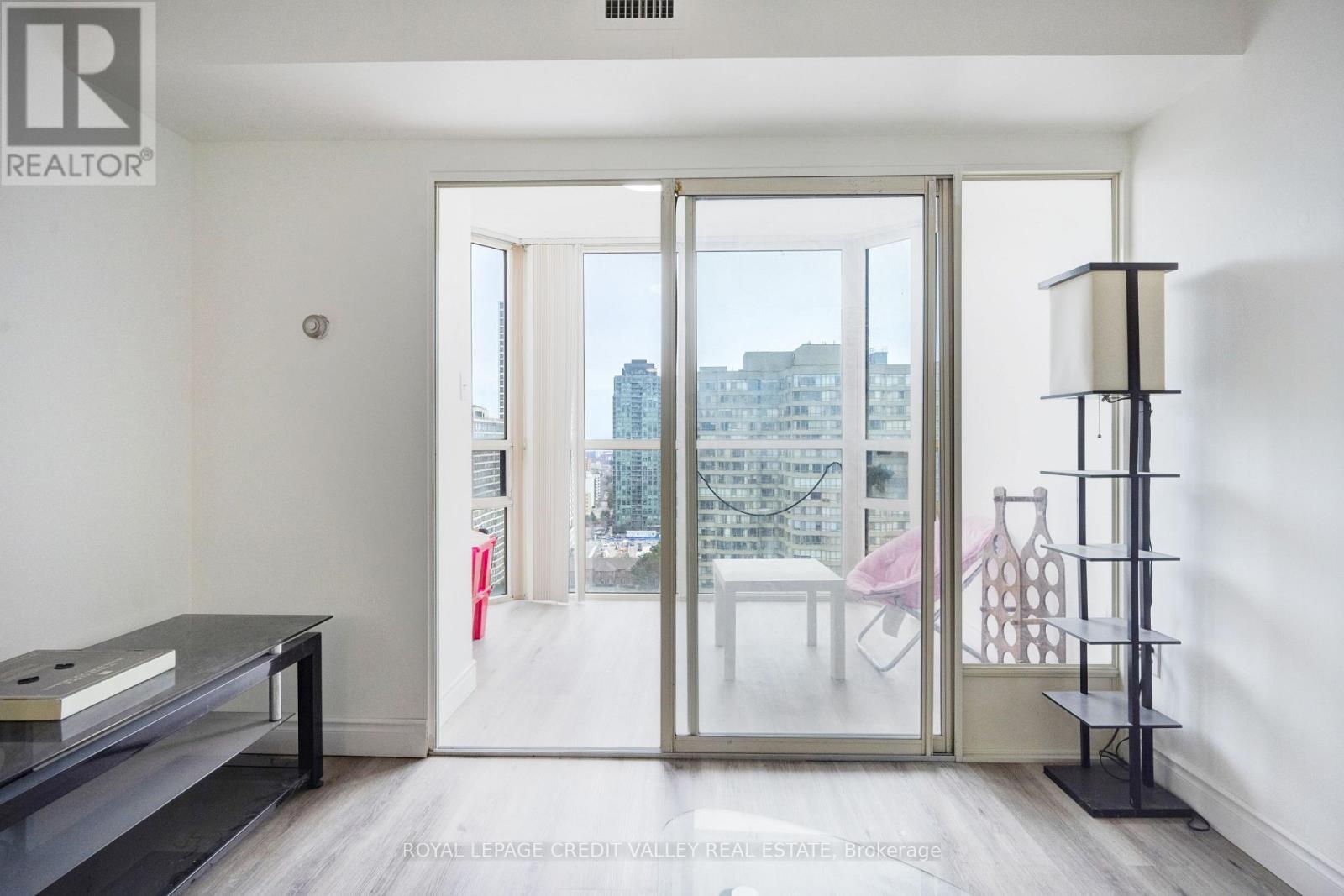 2002 - 265 Enfield Place, Mississauga, Ontario  L5B 3Y7 - Photo 17 - W12474814