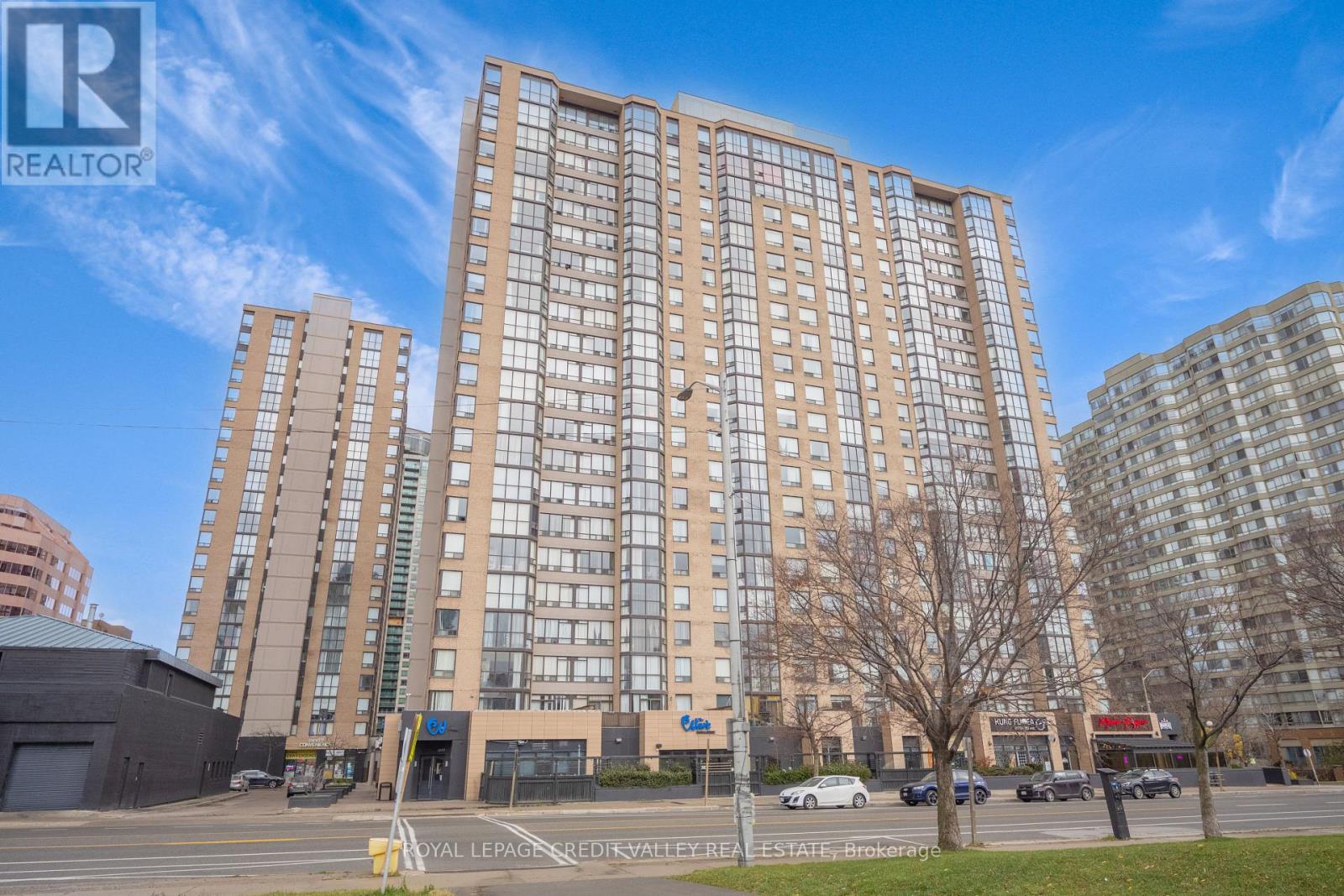2002 - 265 Enfield Place, Mississauga, Ontario  L5B 3Y7 - Photo 2 - W12474814