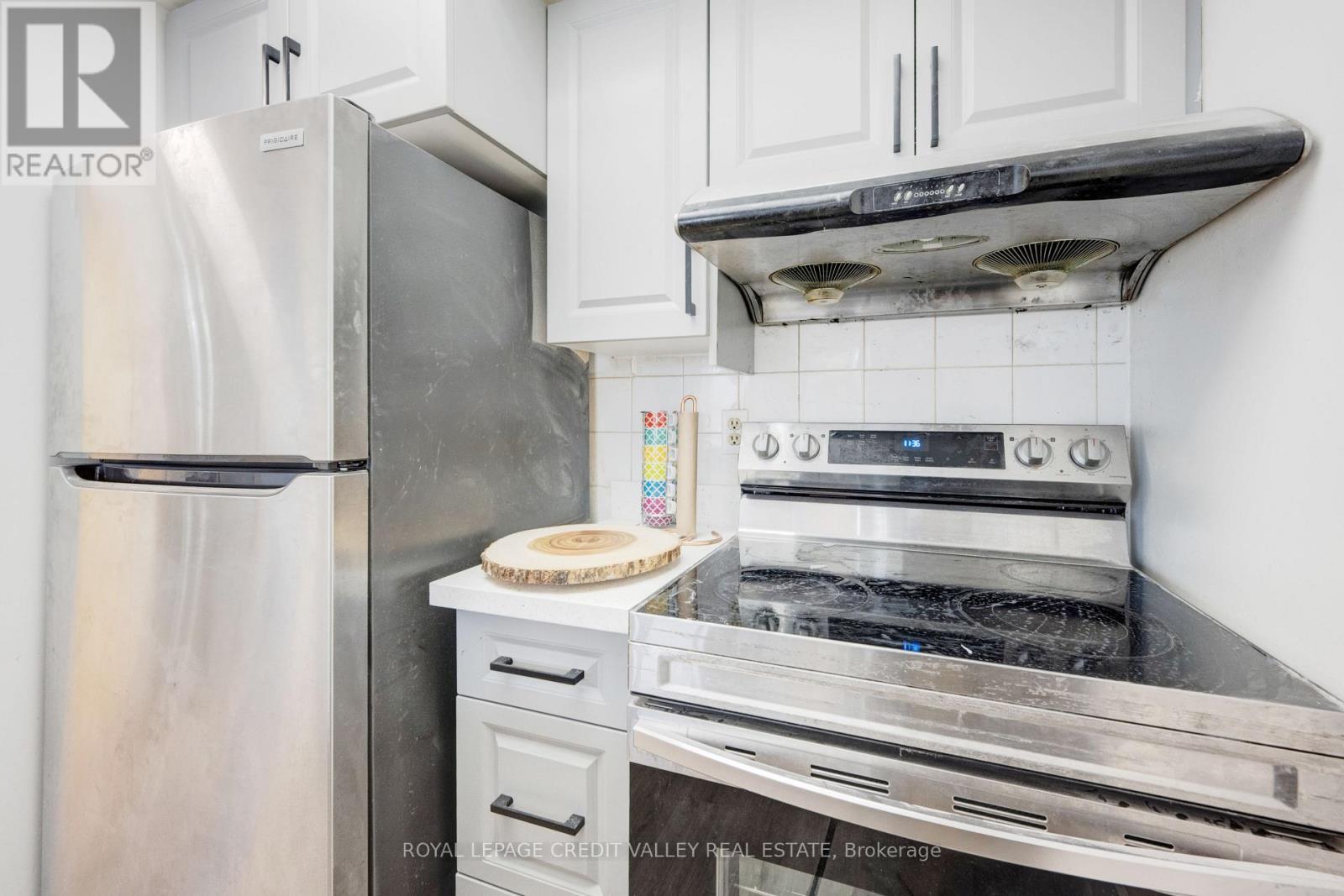 2002 - 265 Enfield Place, Mississauga, Ontario  L5B 3Y7 - Photo 22 - W12474814