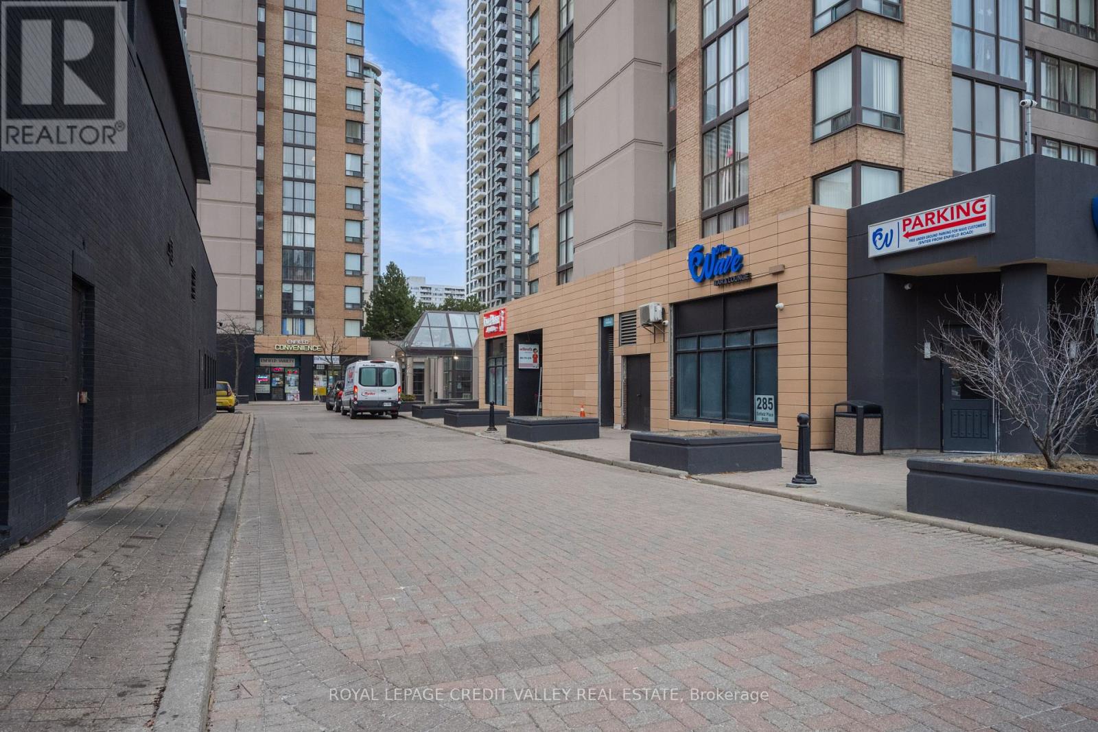 2002 - 265 Enfield Place, Mississauga, Ontario  L5B 3Y7 - Photo 3 - W12474814