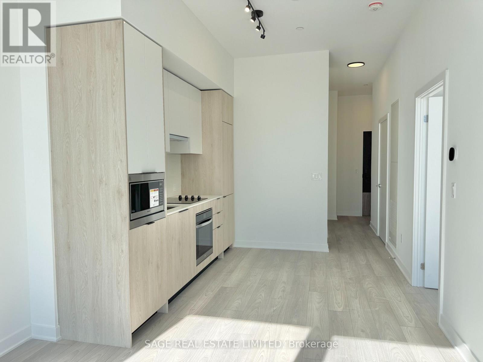 202 - 1007 The Queensway, Toronto, Ontario  M8Z 6C7 - Photo 4 - W12474817