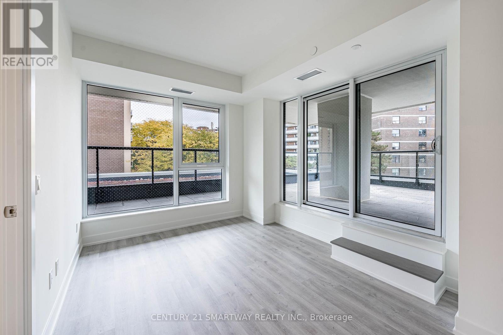 304 - 60 Central Park Roadway, Toronto, Ontario  M9A 0E6 - Photo 15 - W12474833