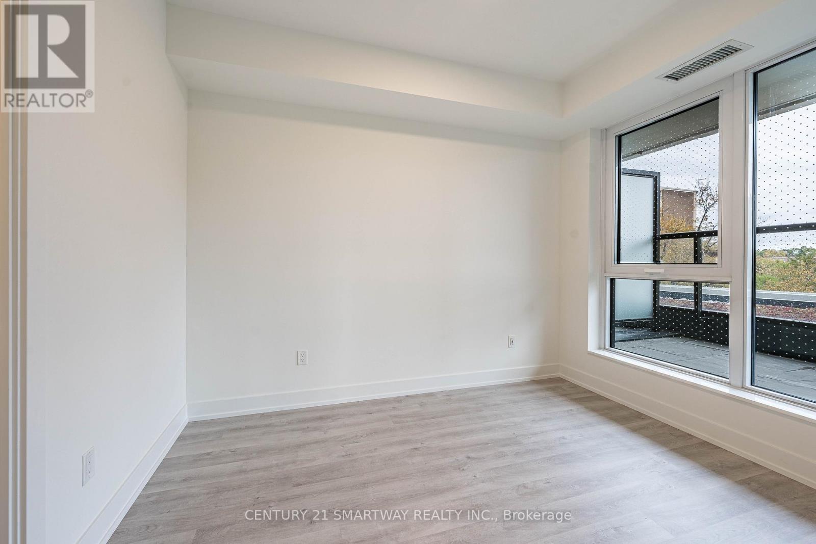 304 - 60 Central Park Roadway, Toronto, Ontario  M9A 0E6 - Photo 18 - W12474833