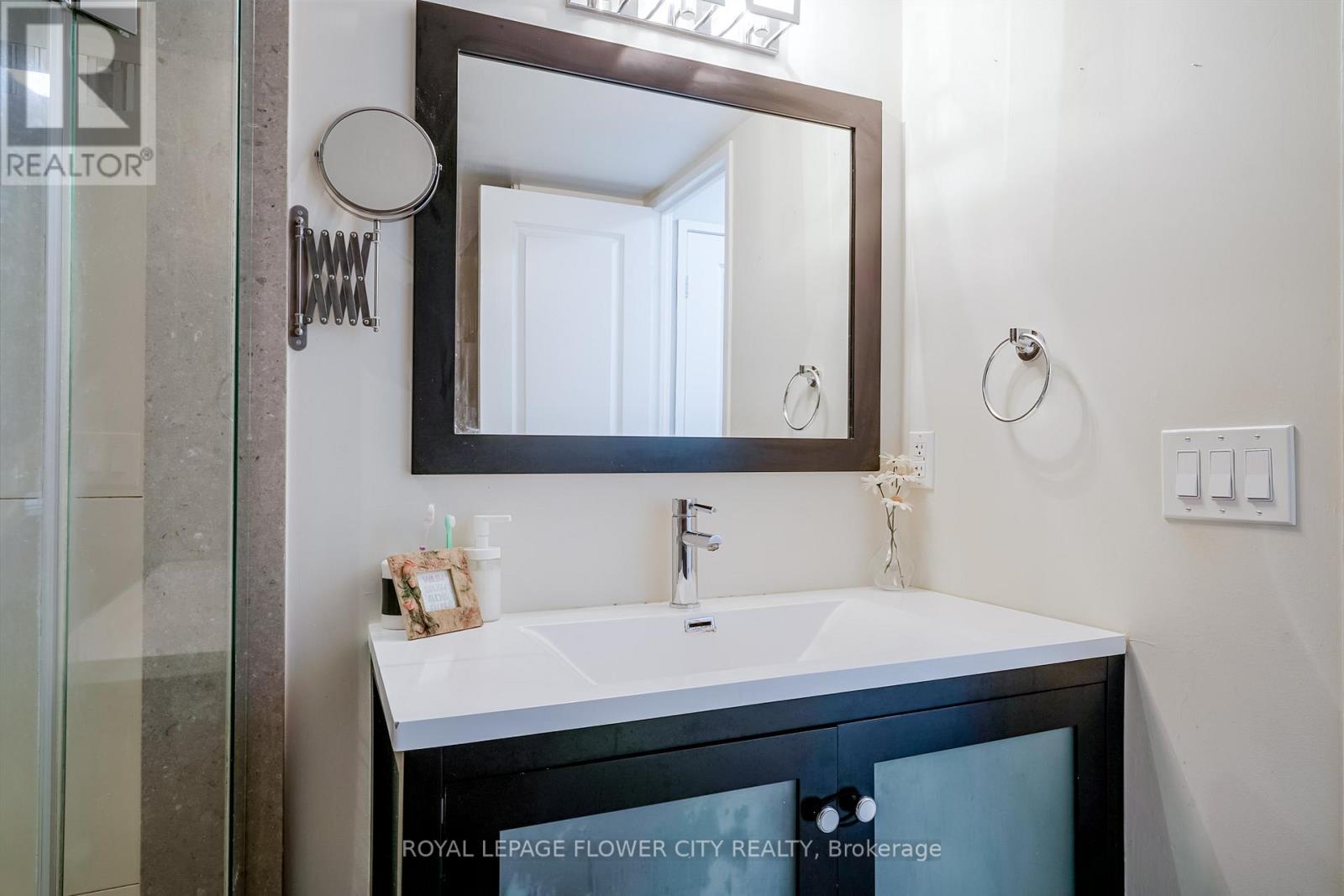 611 - 1 Rowntree Road N, Toronto, Ontario  M9V 5G7 - Photo 13 - W12474842