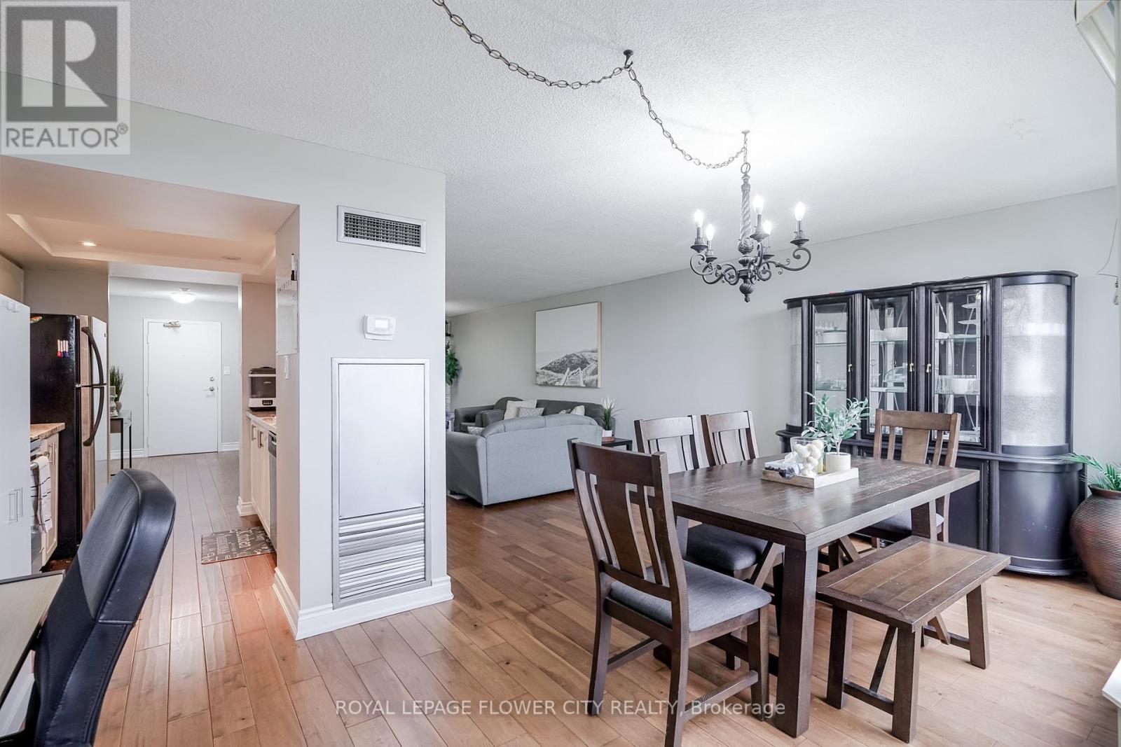 611 - 1 Rowntree Road N, Toronto, Ontario  M9V 5G7 - Photo 32 - W12474842