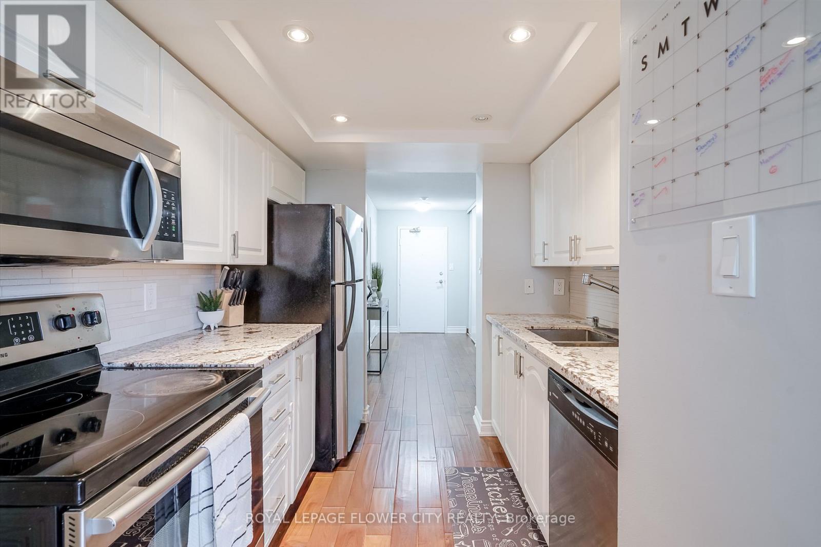611 - 1 Rowntree Road N, Toronto, Ontario  M9V 5G7 - Photo 35 - W12474842