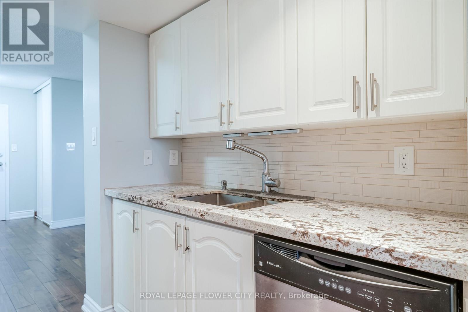 611 - 1 Rowntree Road N, Toronto, Ontario  M9V 5G7 - Photo 37 - W12474842