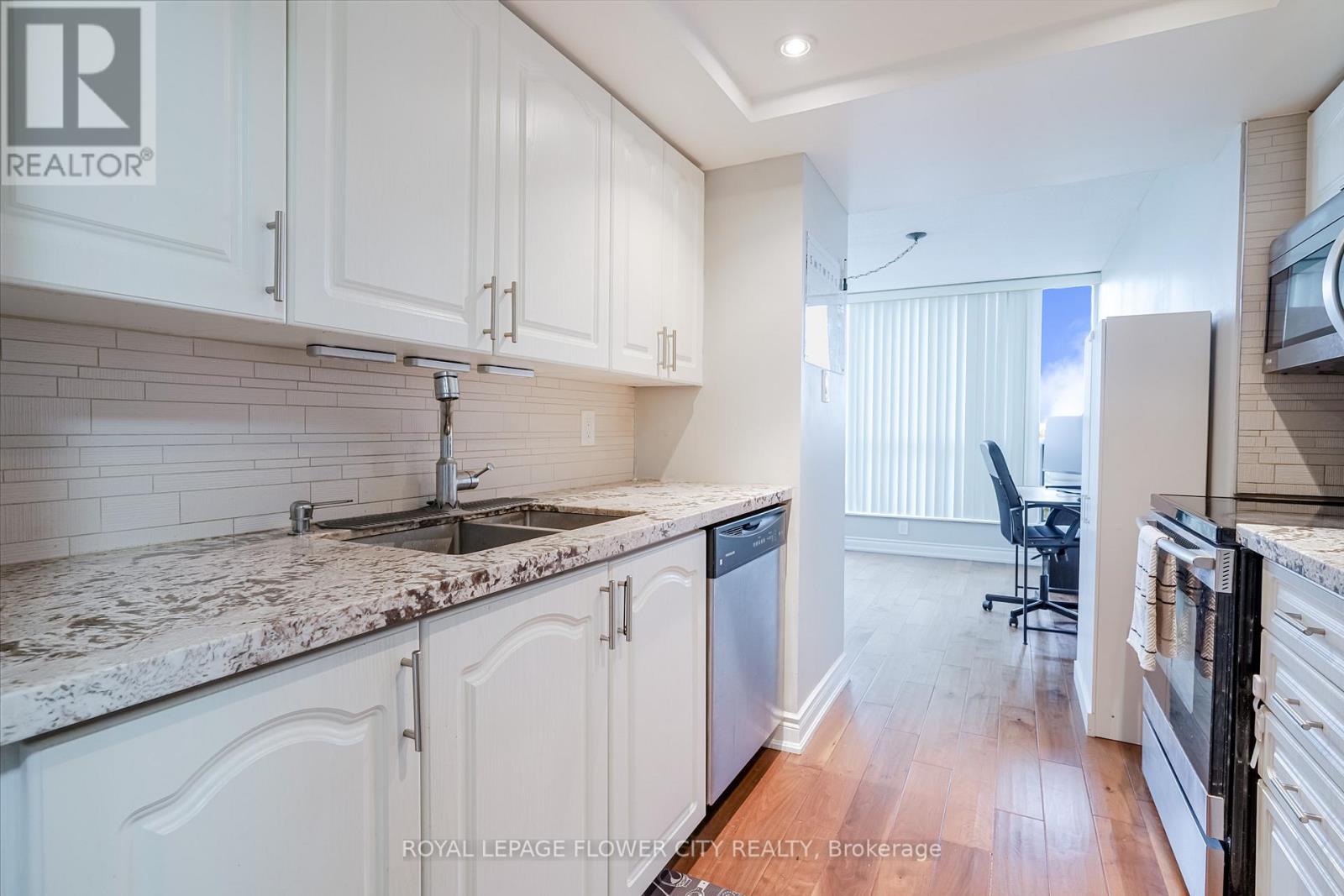 611 - 1 Rowntree Road N, Toronto, Ontario  M9V 5G7 - Photo 39 - W12474842