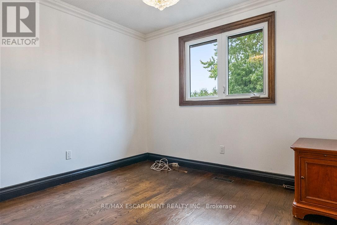 Upper - 1086 Mississauga Valley Boulevard, Mississauga, Ontario  L5A 3J4 - Photo 21 - W12474850