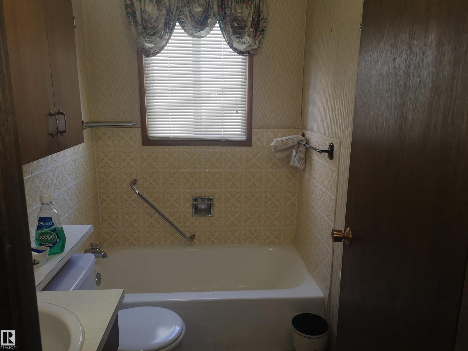 9636 63 Av Nw, Edmonton, Alberta  T6E 0G5 - Photo 35 - E4462924