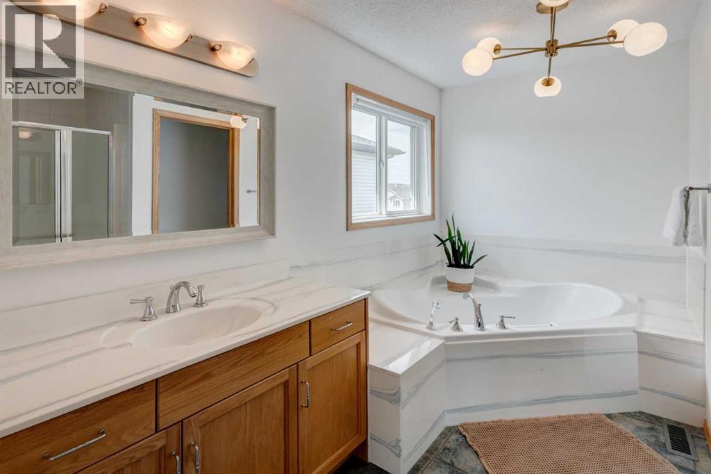 120 West Creek Close, Chestermere, Alberta  T1X 1M2 - Photo 14 - A2264919