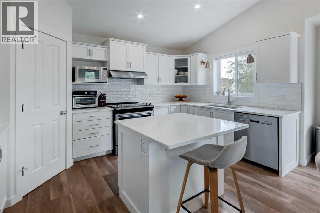 120 West Creek Close, Chestermere, Alberta  T1X 1M2 - Photo 9 - A2264919