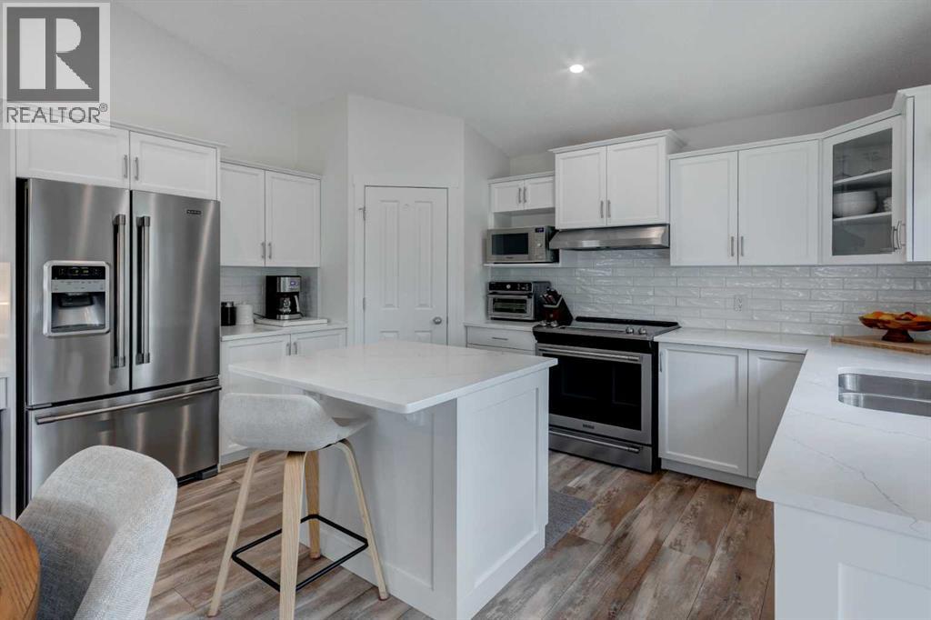 120 West Creek Close, Chestermere, Alberta  T1X 1M2 - Photo 8 - A2264919