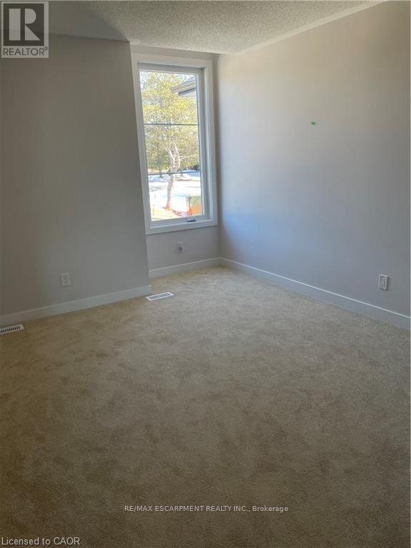 26 Trailside Drive, Haldimand, Ontario  N0A 1S0 - Photo 11 - X12474781
