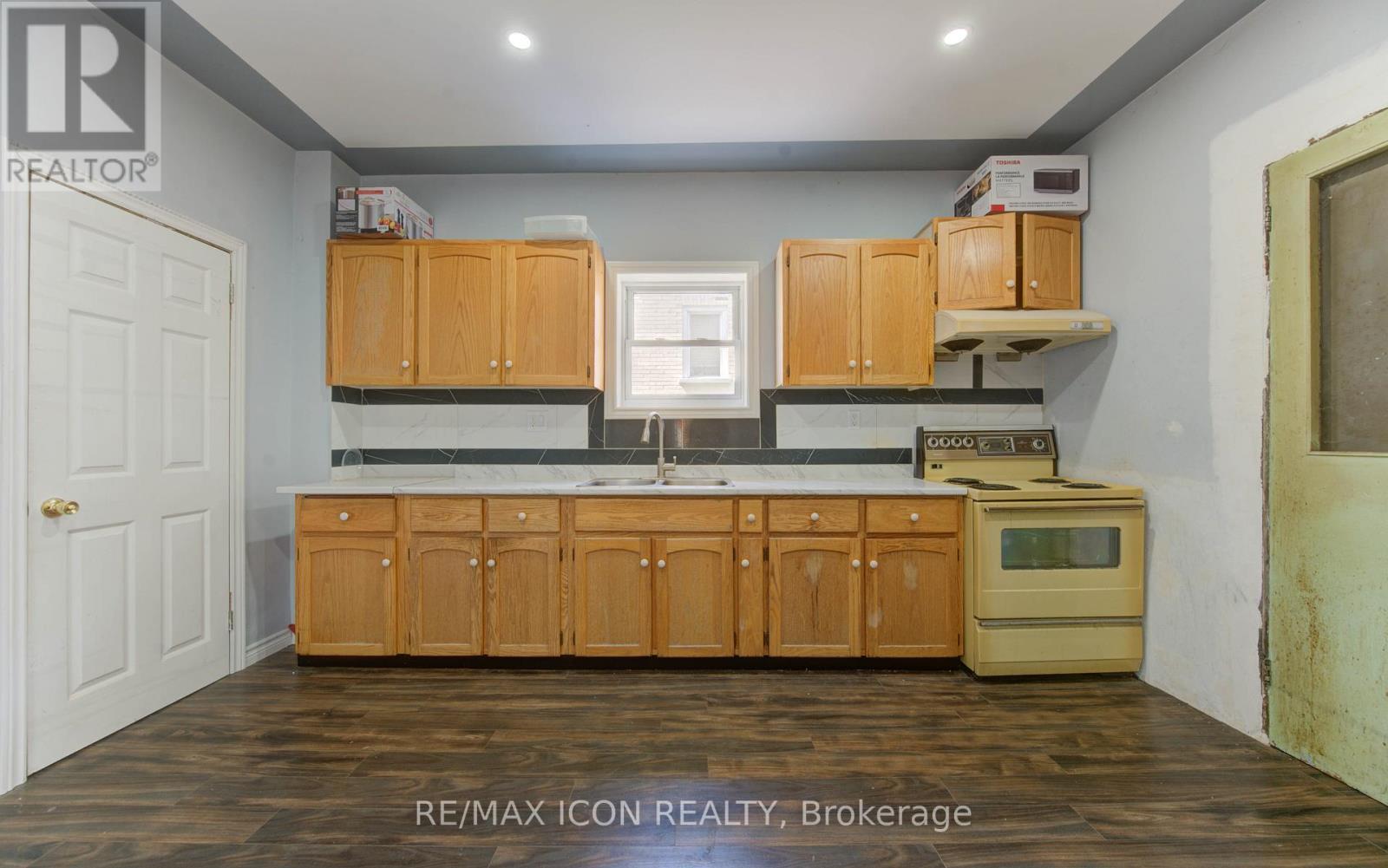 138 Courtland Avenue E, Kitchener, Ontario  N2G 2V1 - Photo 11 - X12474824