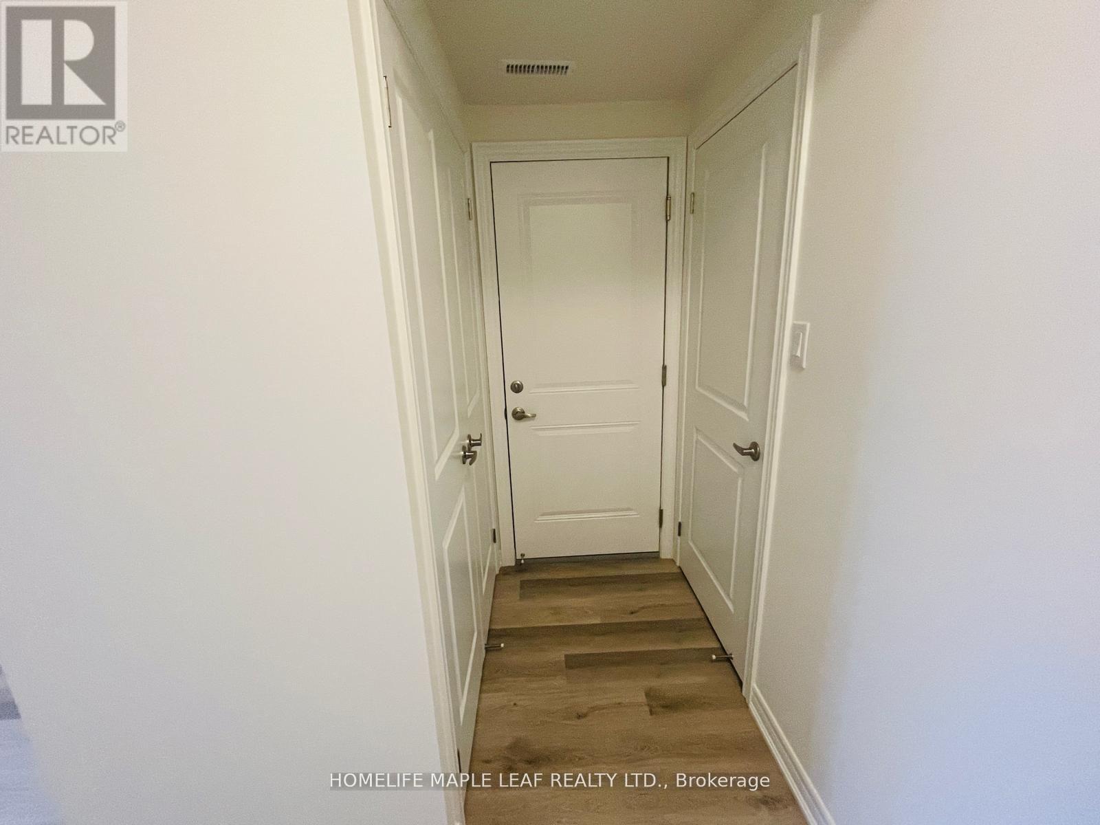 115 - 27 Roxanne Drive, Hamilton, Ontario  L8H 1L9 - Photo 6 - X12474847