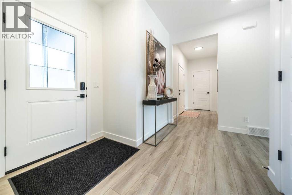 390 Hotchkiss Manor Se, Calgary, Alberta  T3S 0J9 - Photo 2 - A2250620