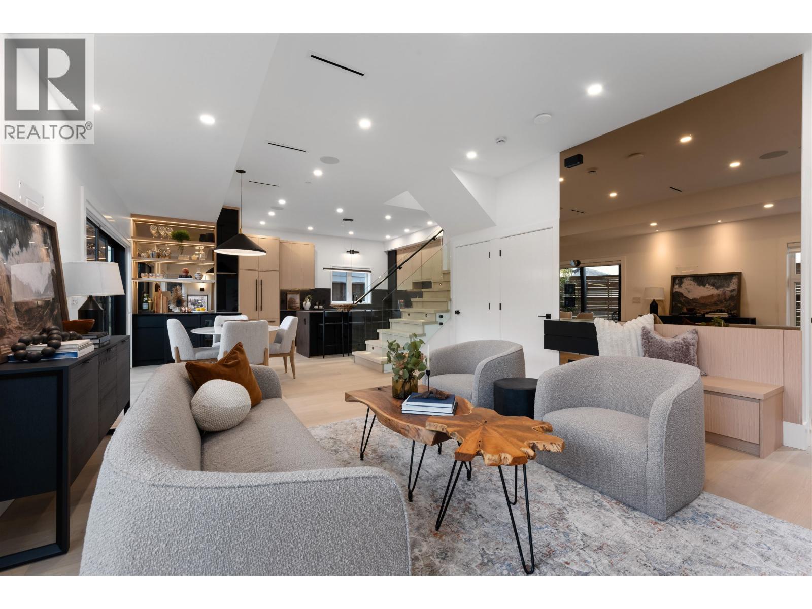6 371 E 33RD AVENUE, Vancouver, British Columbia