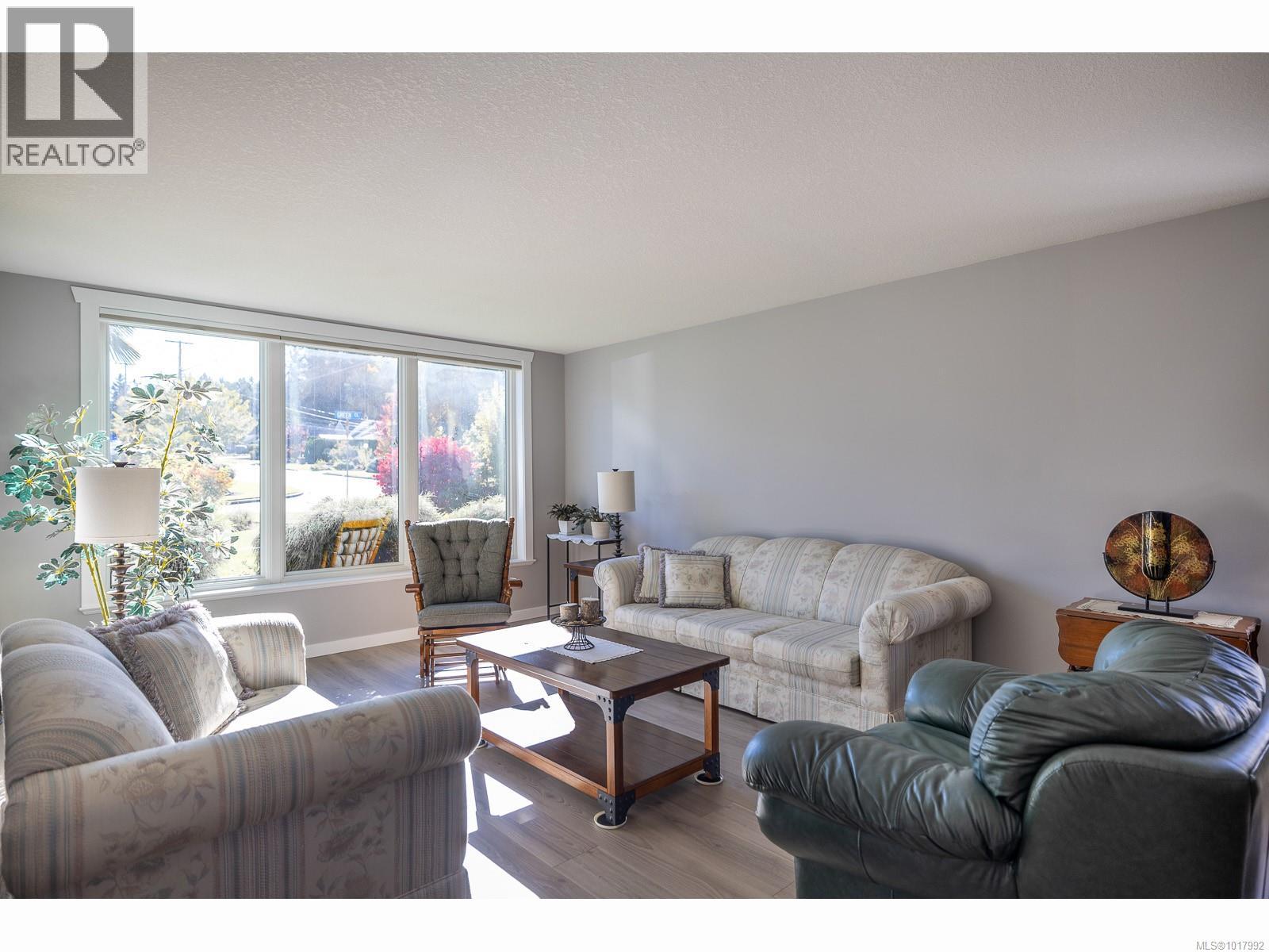 1221 Green Close, Qualicum Beach, British Columbia  V9K 2M3 - Photo 2 - 1017992