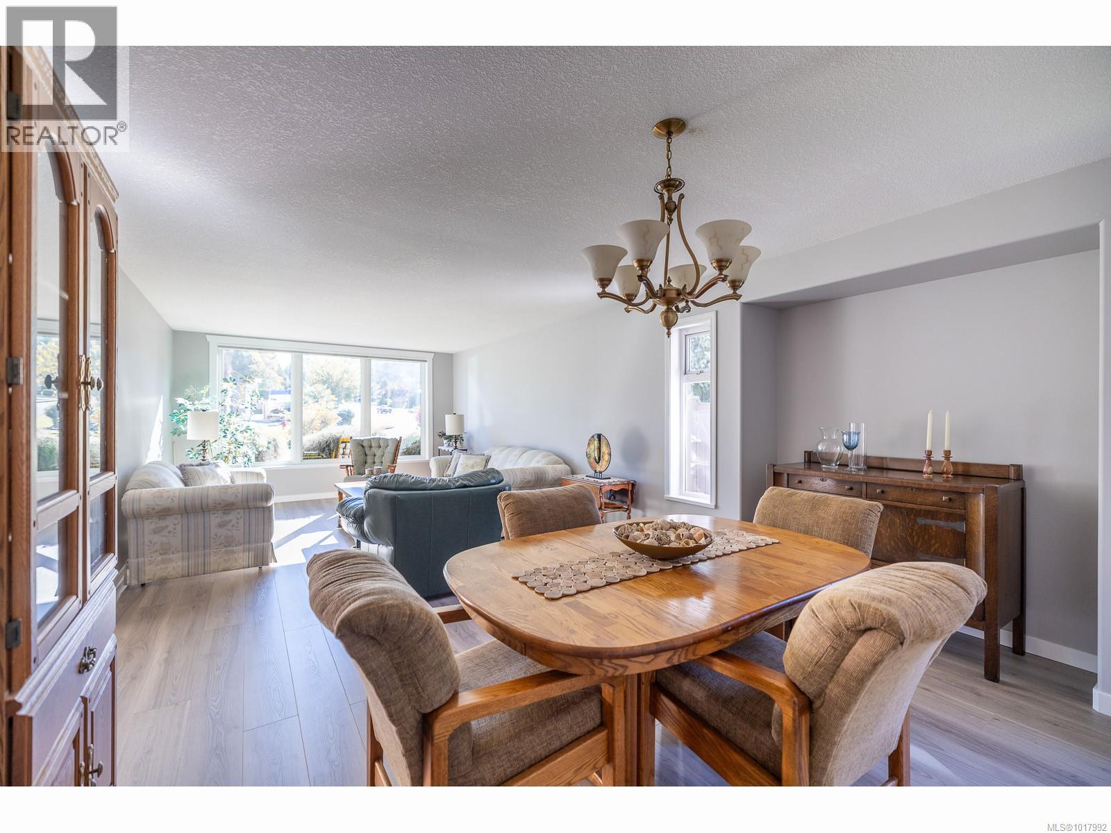 1221 Green Close, Qualicum Beach, British Columbia  V9K 2M3 - Photo 3 - 1017992