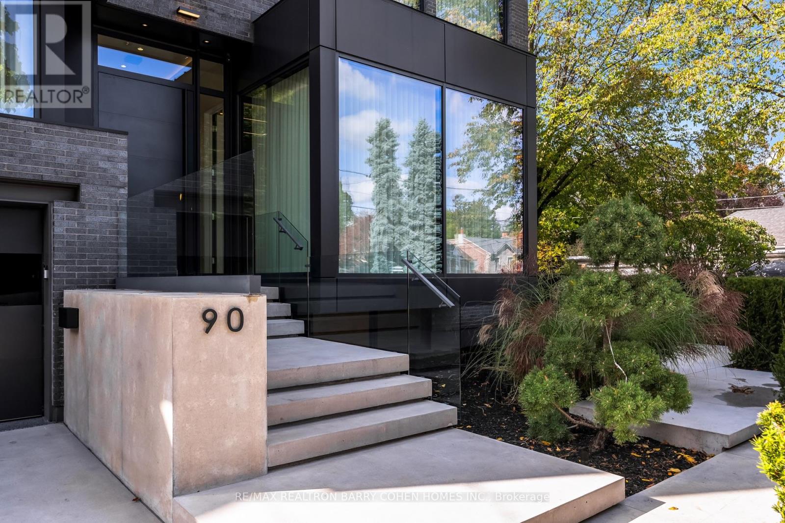 90 Esgore Drive, Toronto, Ontario  M5M 3R8 - Photo 3 - C12474838
