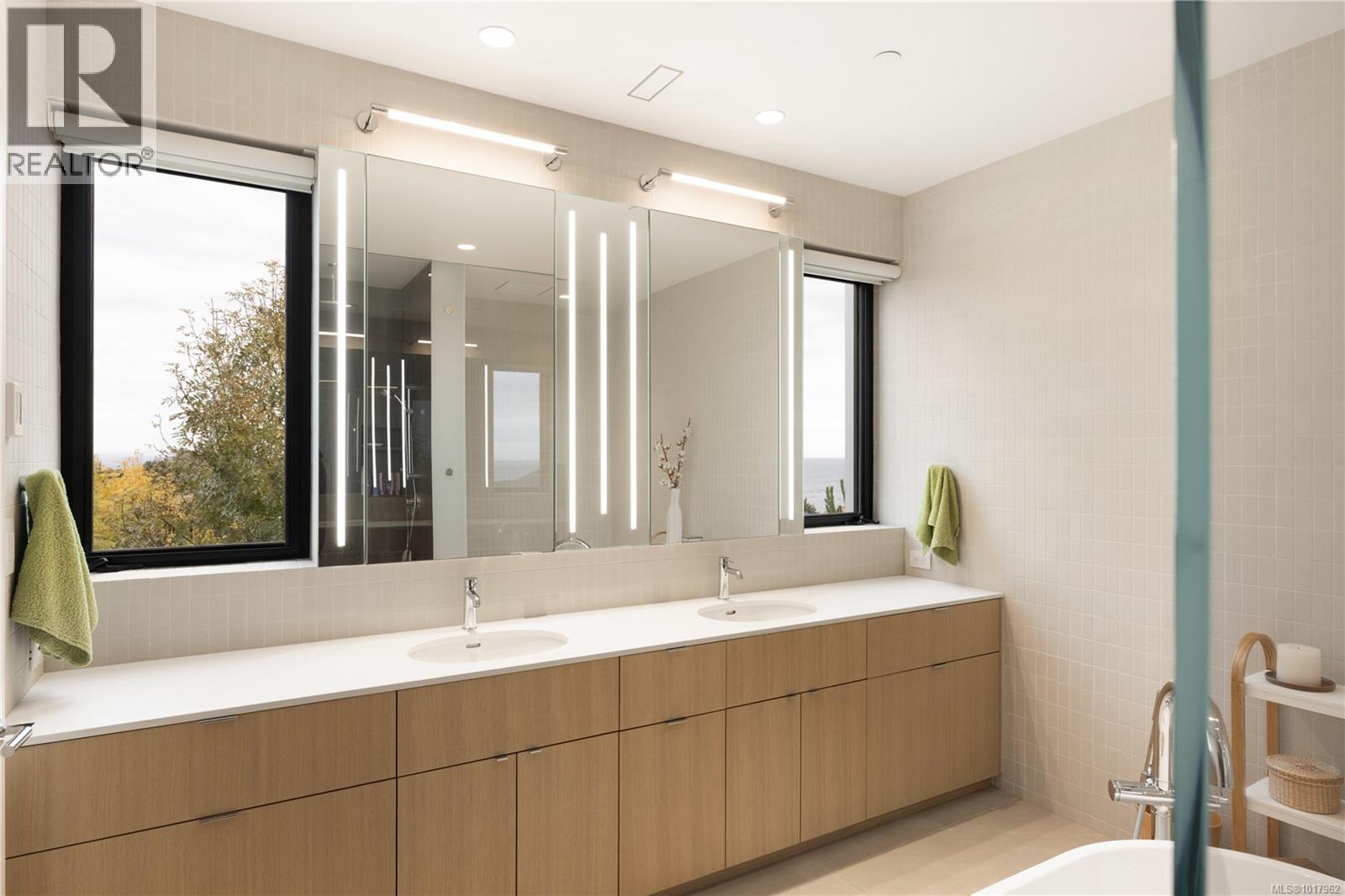 642 Beach Dr, Oak Bay, British Columbia V8S 3N7 - Photo 33 - 1017962