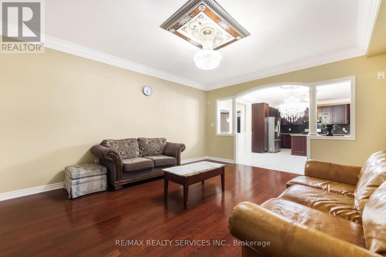 51 Midsummer Drive, Brampton, Ontario  L6P 3E4 - Photo 16 - W12470560