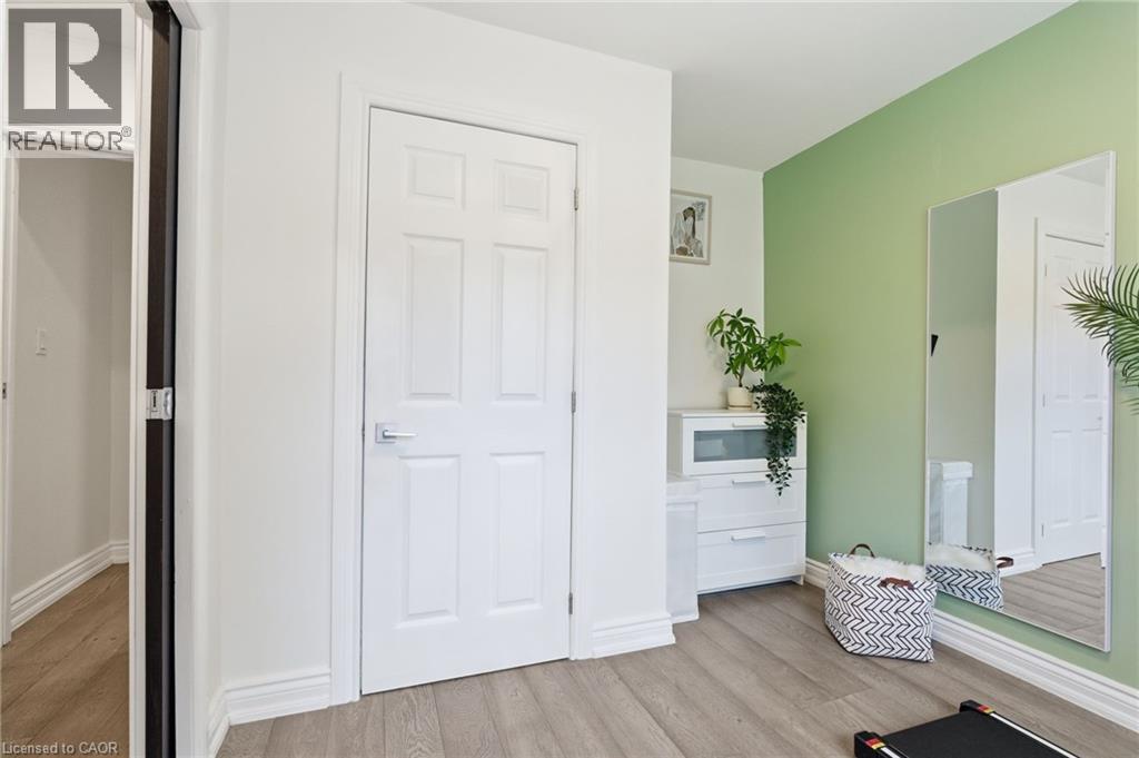 424 Plains Road W, Burlington, Ontario  L7T 1G9 - Photo 14 - 40781209