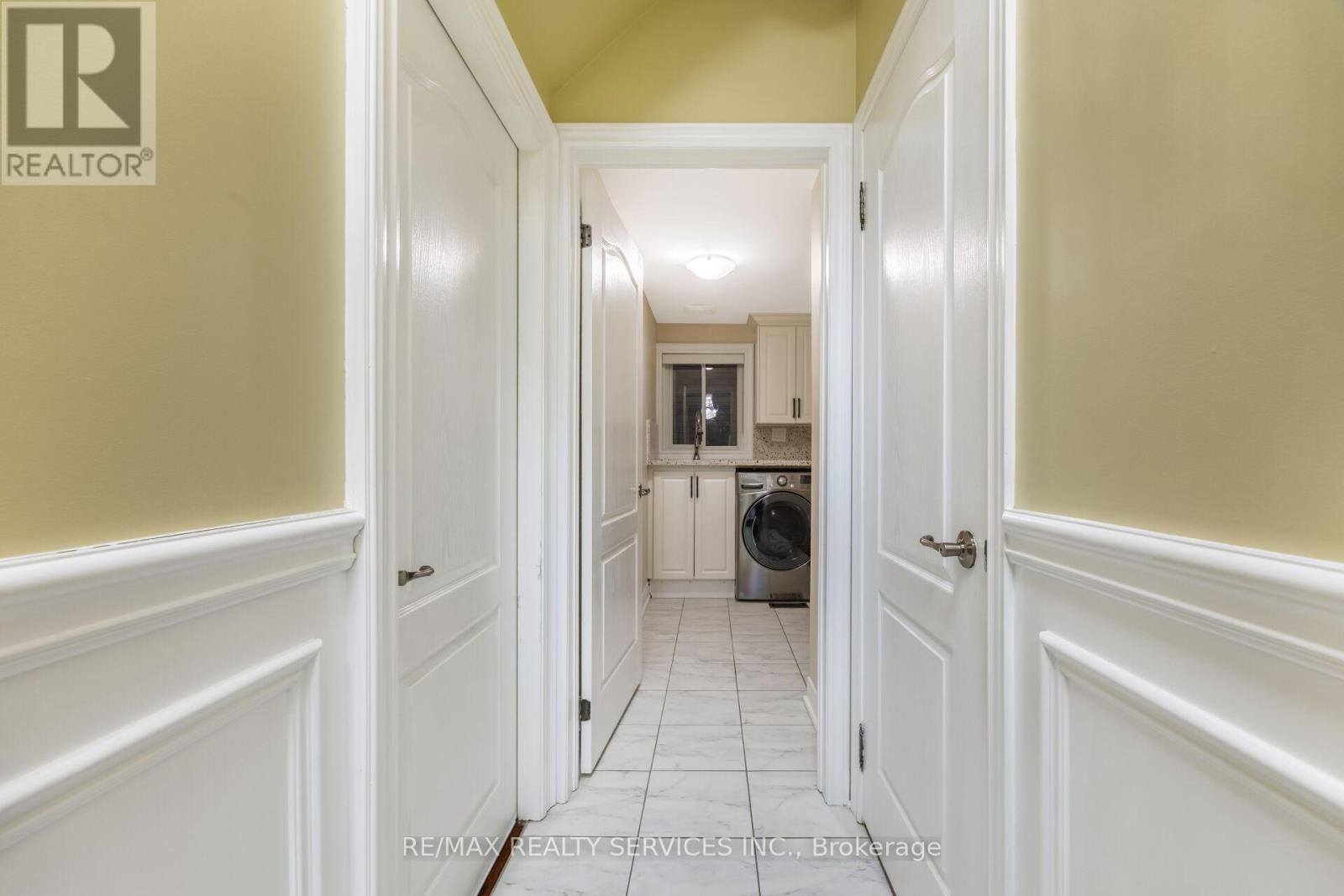 51 Midsummer Drive, Brampton, Ontario  L6P 3E4 - Photo 17 - W12470560