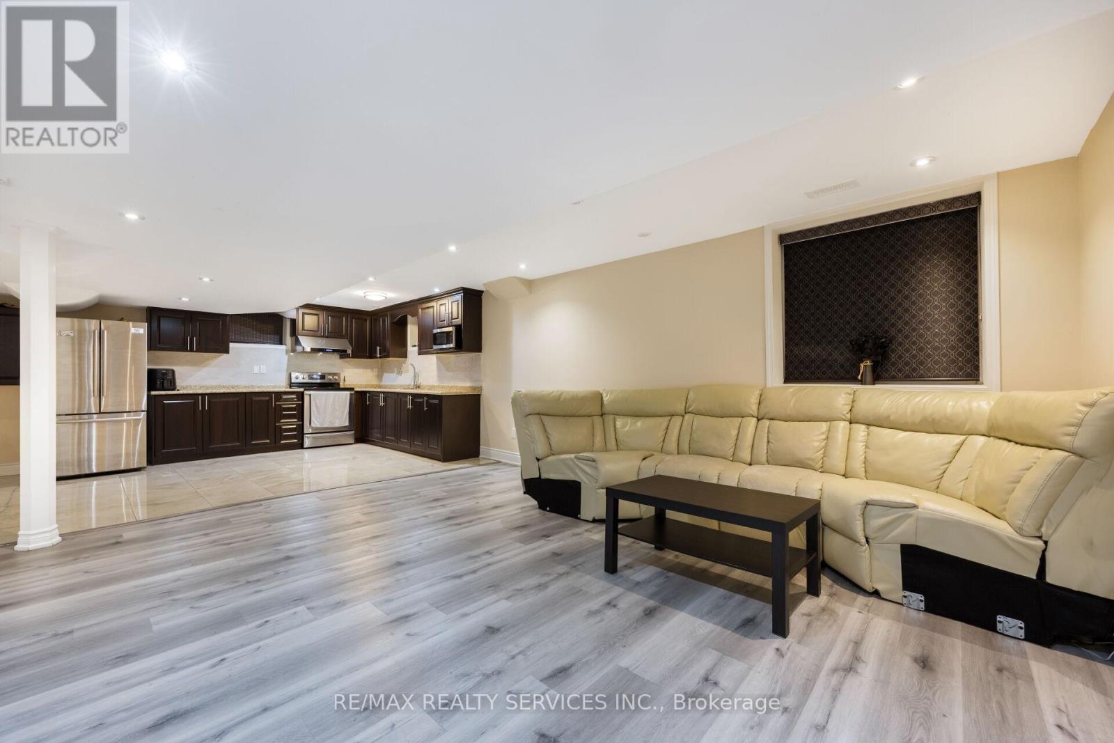 51 Midsummer Drive, Brampton, Ontario  L6P 3E4 - Photo 40 - W12470560
