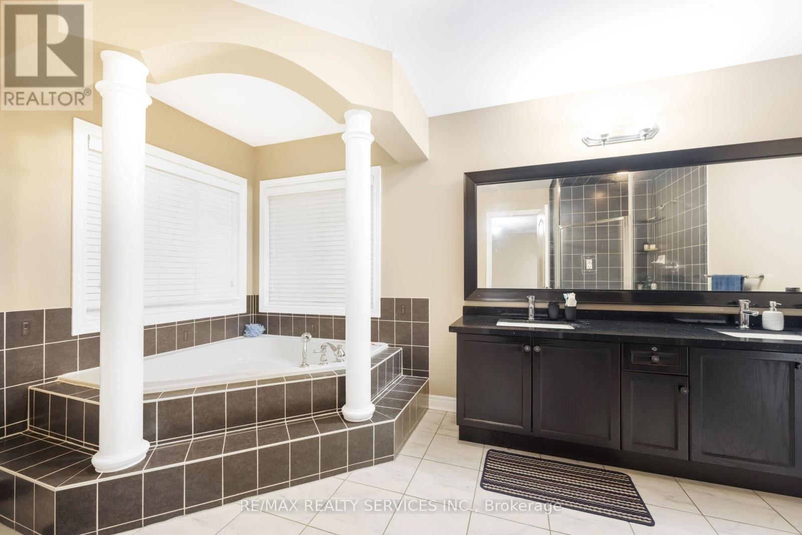 51 Midsummer Drive, Brampton, Ontario  L6P 3E4 - Photo 24 - W12470560