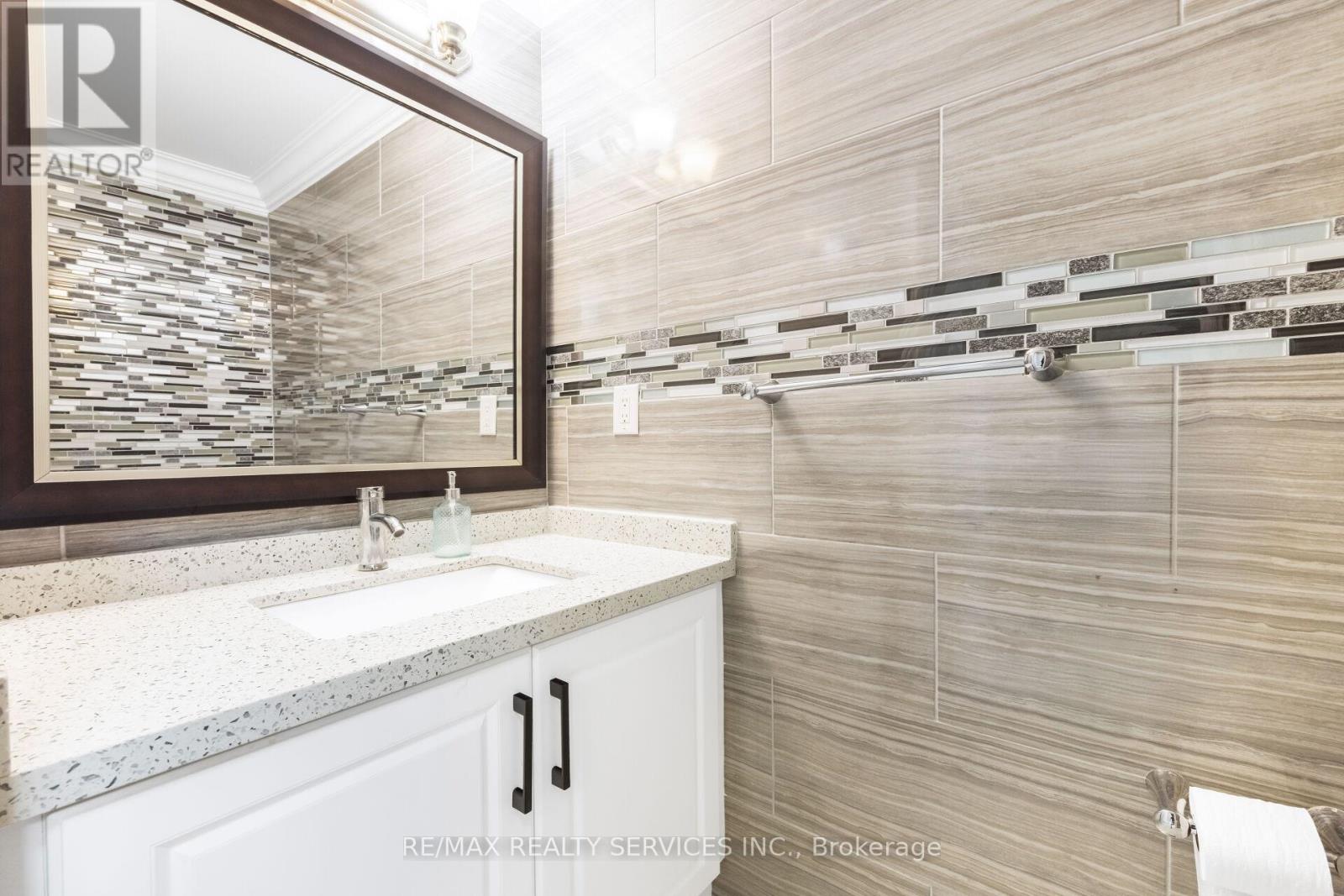 51 Midsummer Drive, Brampton, Ontario  L6P 3E4 - Photo 18 - W12470560