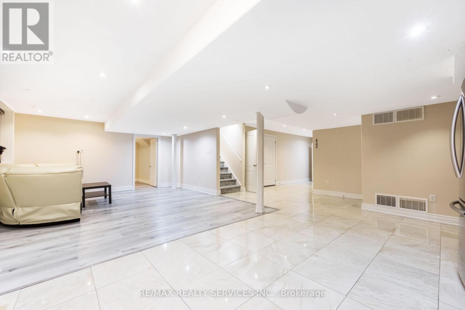 51 Midsummer Drive, Brampton, Ontario  L6P 3E4 - Photo 42 - W12470560