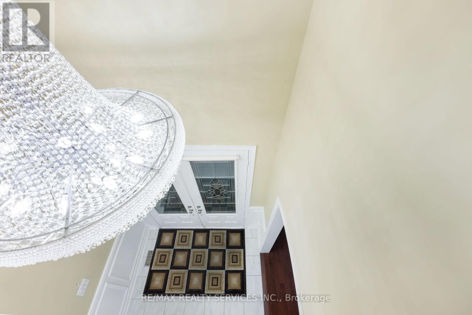 51 Midsummer Drive, Brampton, Ontario  L6P 3E4 - Photo 37 - W12470560