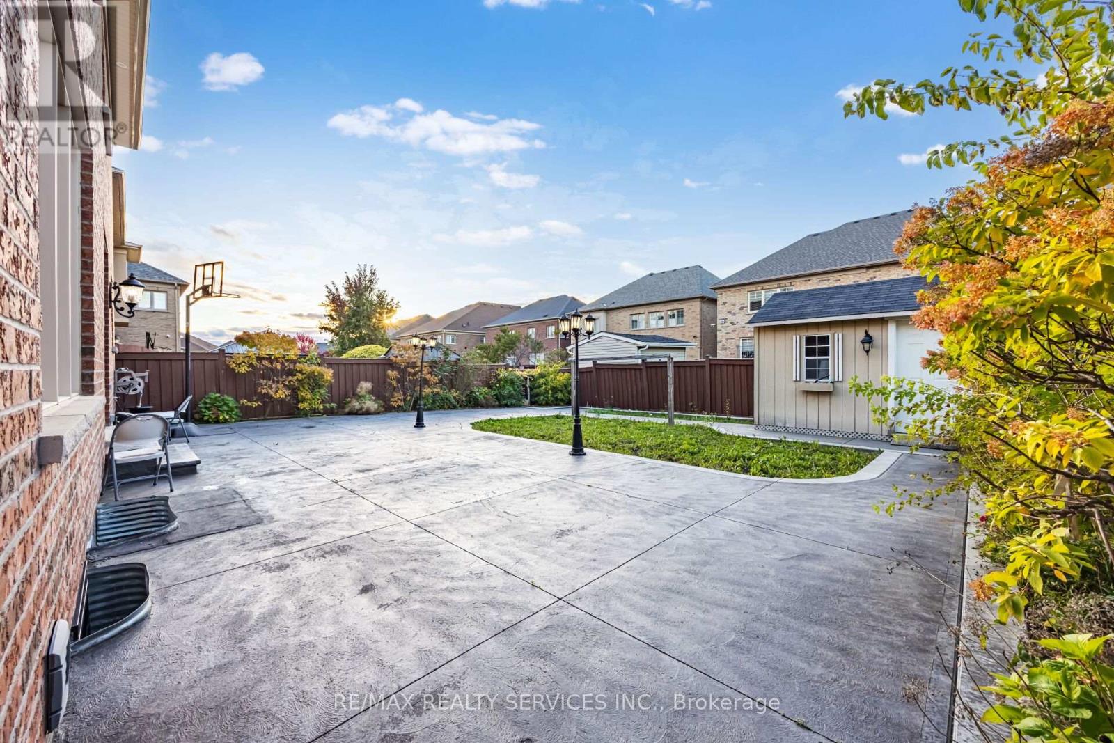 51 Midsummer Drive, Brampton, Ontario  L6P 3E4 - Photo 46 - W12470560