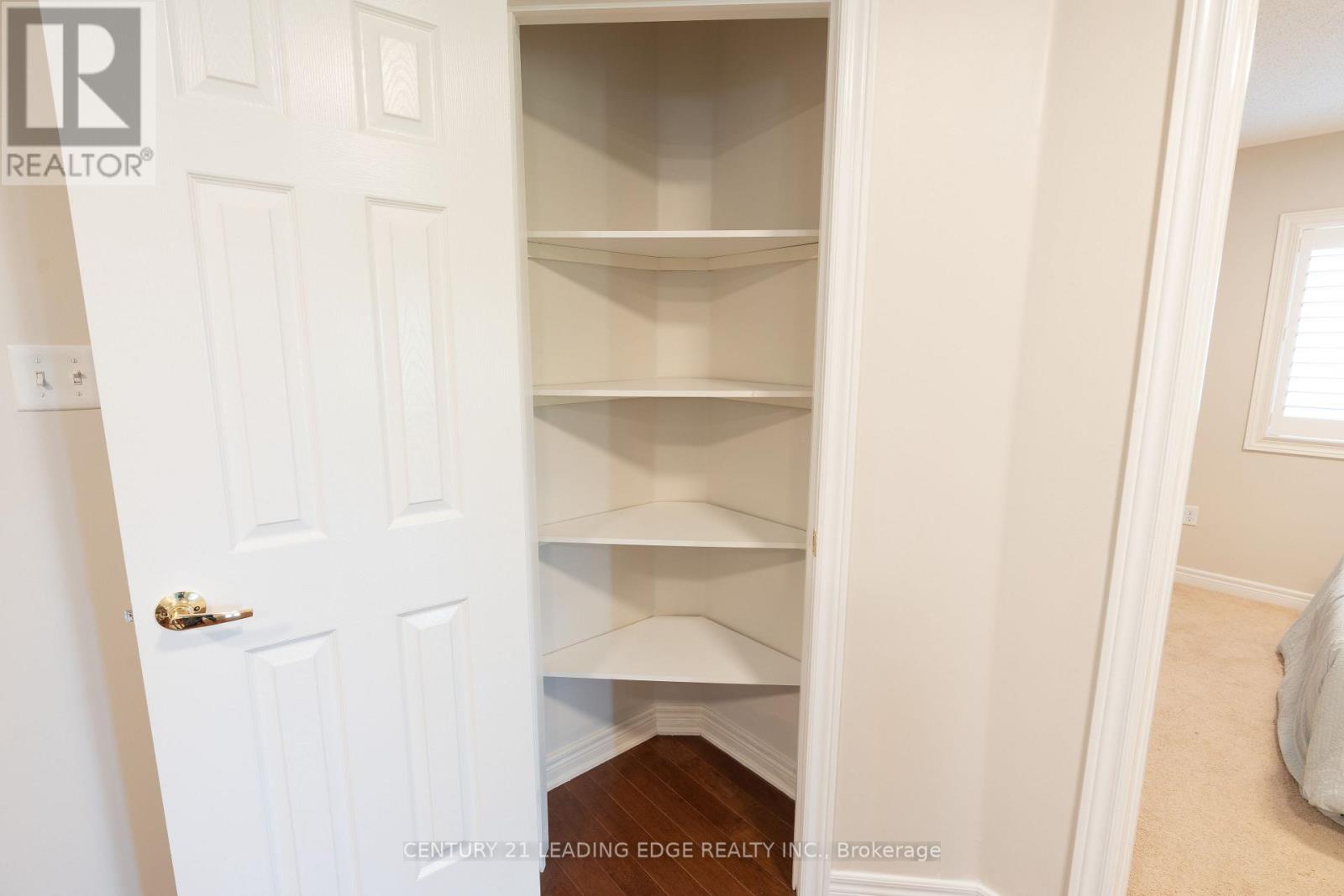 1163 Stuffles Crescent, Newmarket, Ontario  L3X 0E4 - Photo 19 - N12469975