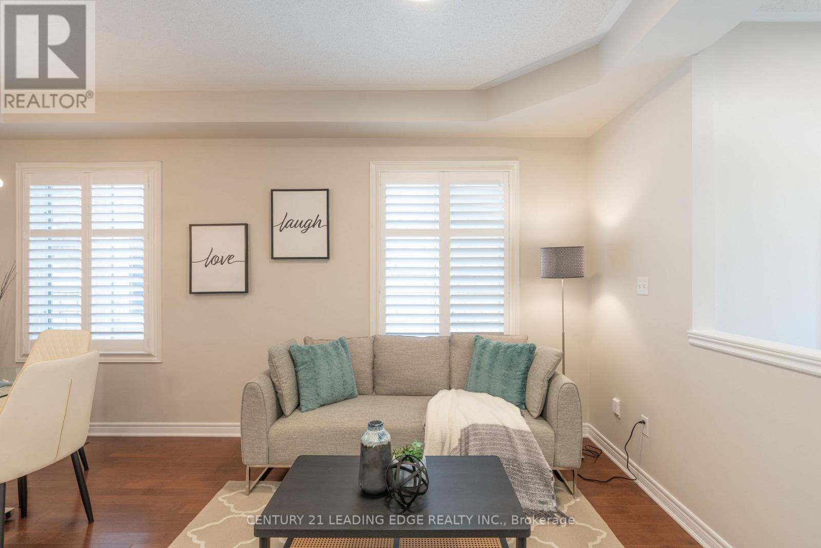 1163 Stuffles Crescent, Newmarket, Ontario  L3X 0E4 - Photo 3 - N12469975