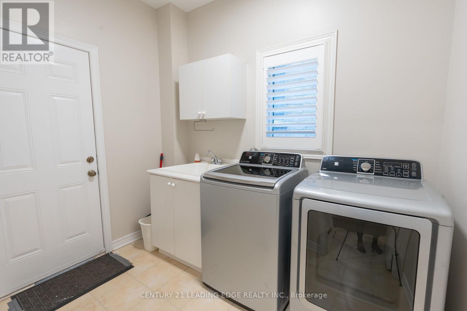 1163 Stuffles Crescent, Newmarket, Ontario  L3X 0E4 - Photo 33 - N12469975