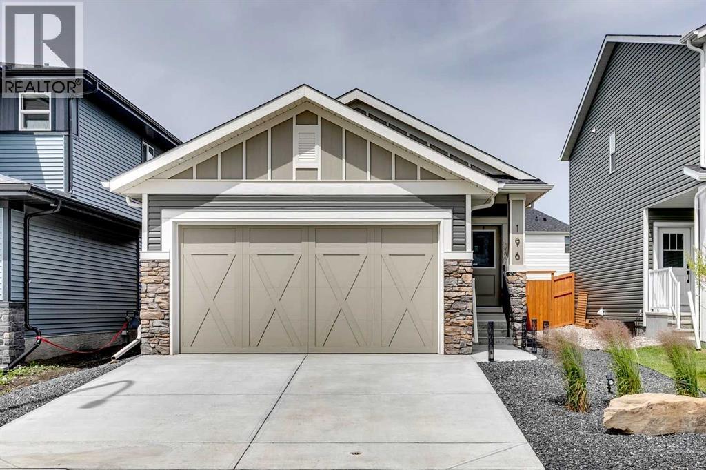196 Emberside Hollow, Cochrane, Alberta  T4C 2A3 - Photo 2 - A2244467